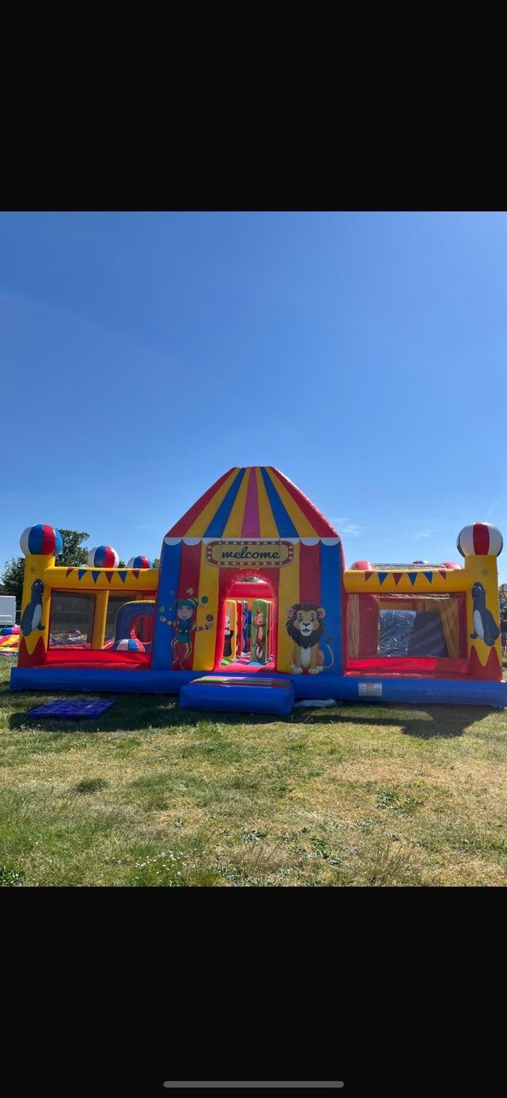 A circus-themed welcome arch inflatable